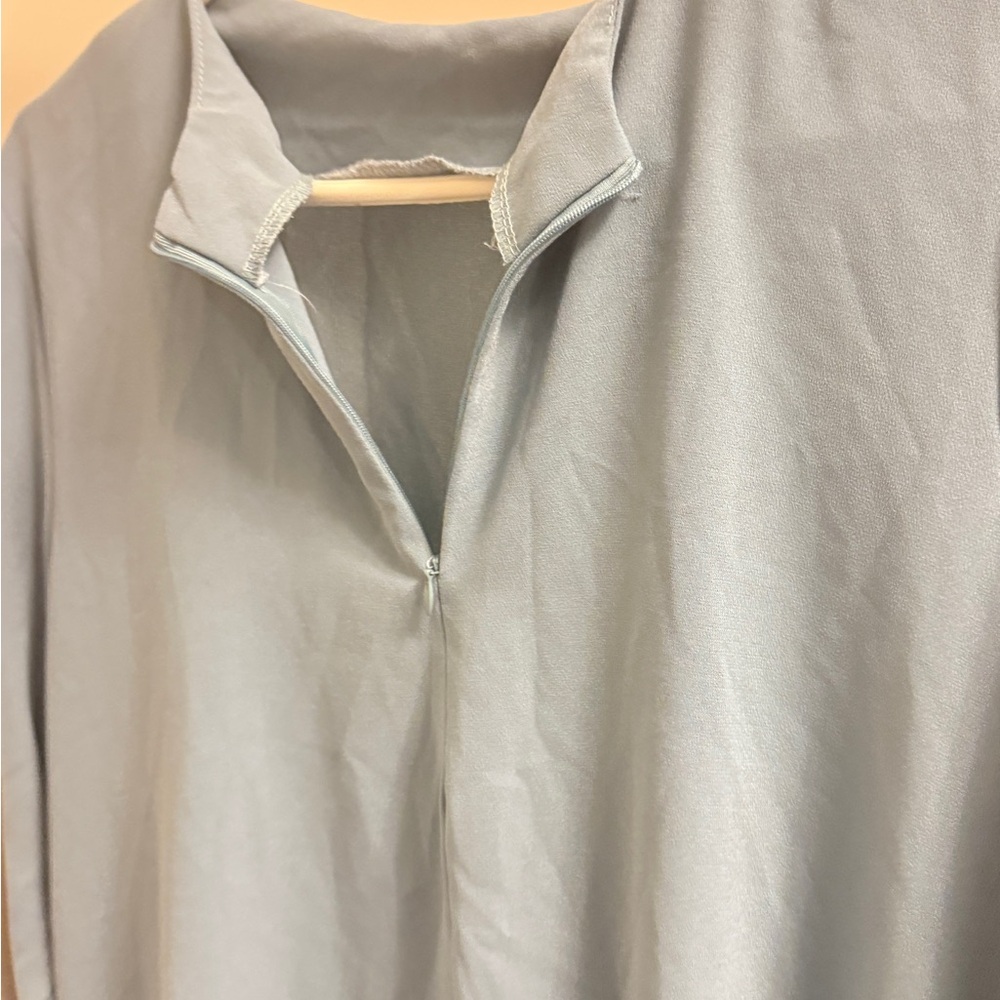 Woman’s Light Gray dress